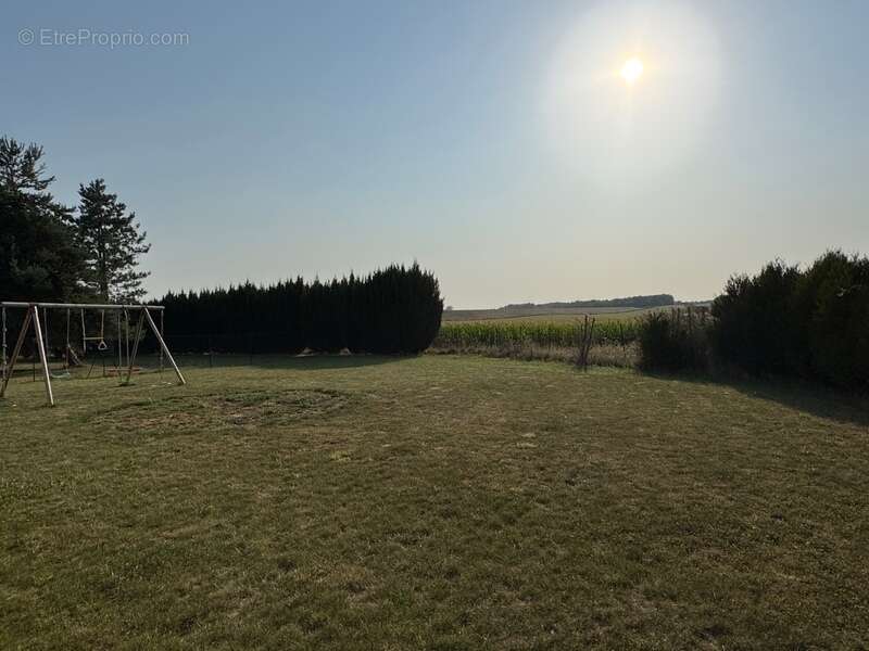 Maison à SAINTE-MARIE-DU-LAC-NUISEMENT