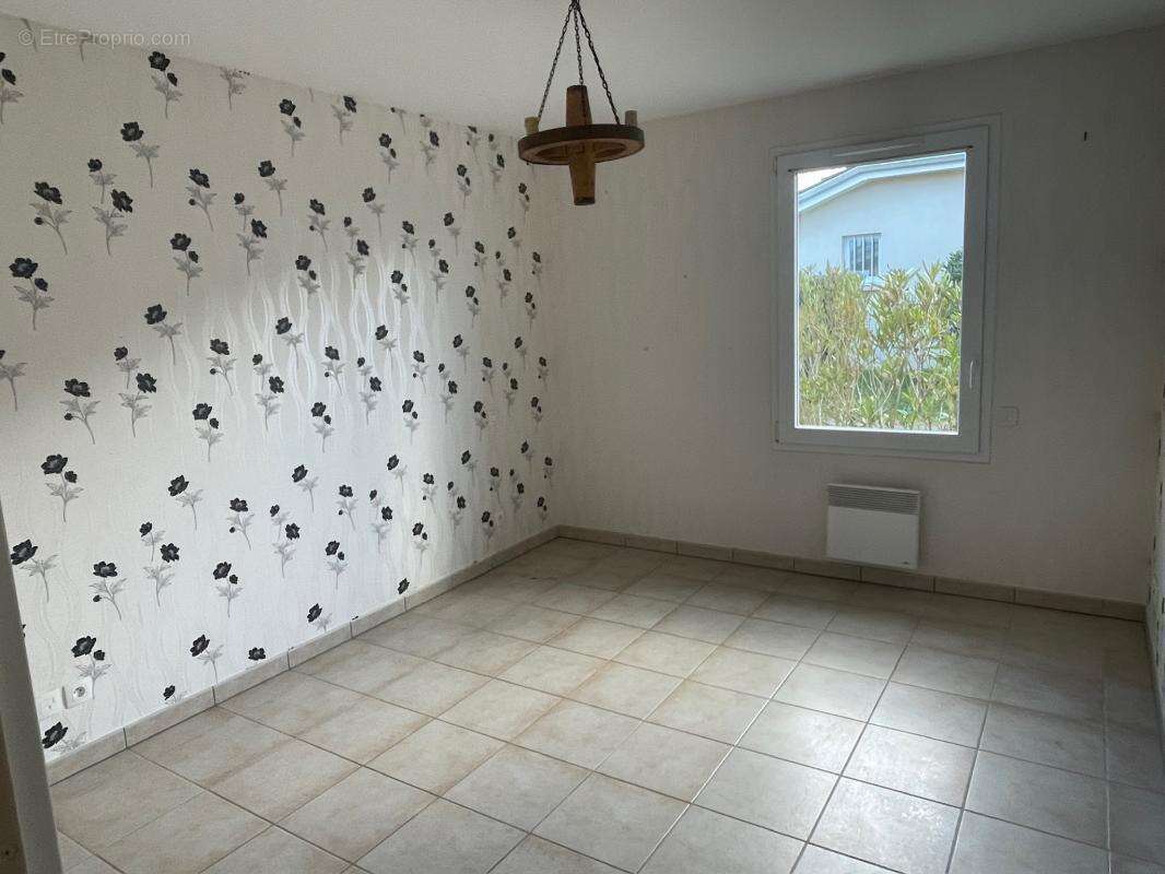 Maison à SAINT-JULIEN-DES-LANDES