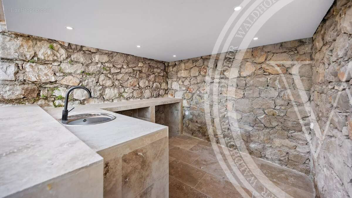 Elégante villa rénovée avec piscine - Roquebrune-Cap-Martin - photo 18