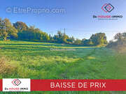 Terrain à SAVIGNAC-LES-EGLISES