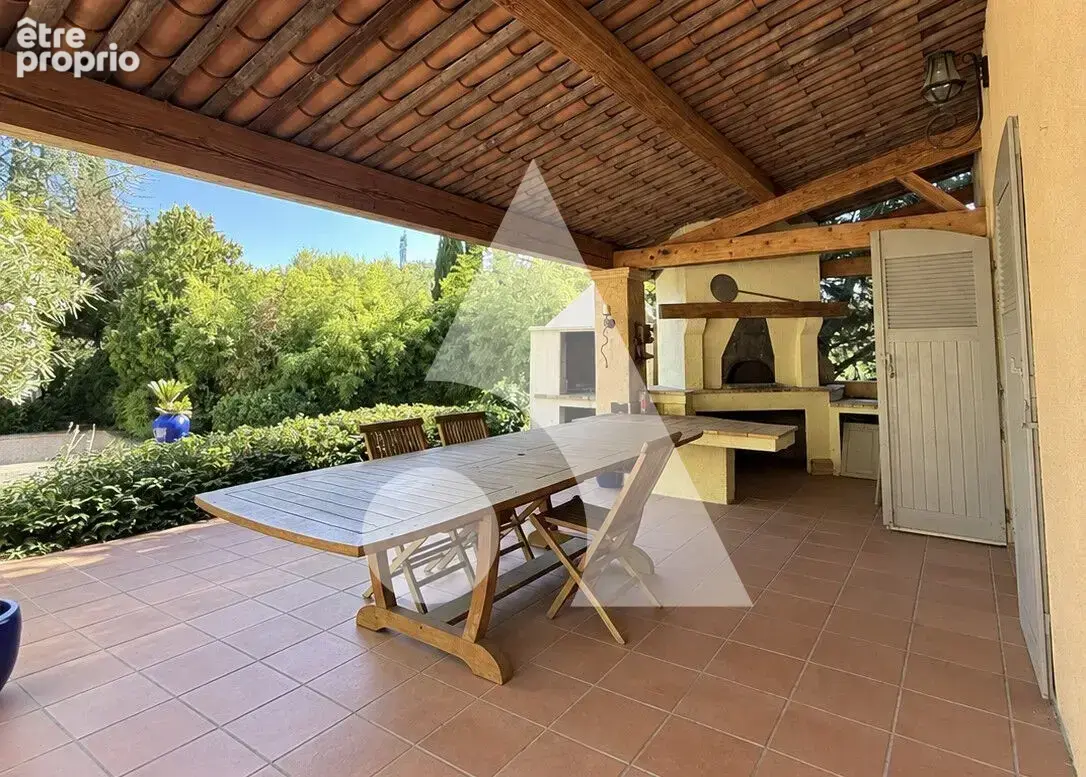 Bastide Provençale 6 pièces 207 m² - ROQUEVAIRE - photo 13
