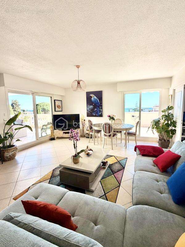 Appartement à SAINT-LAURENT-DU-VAR