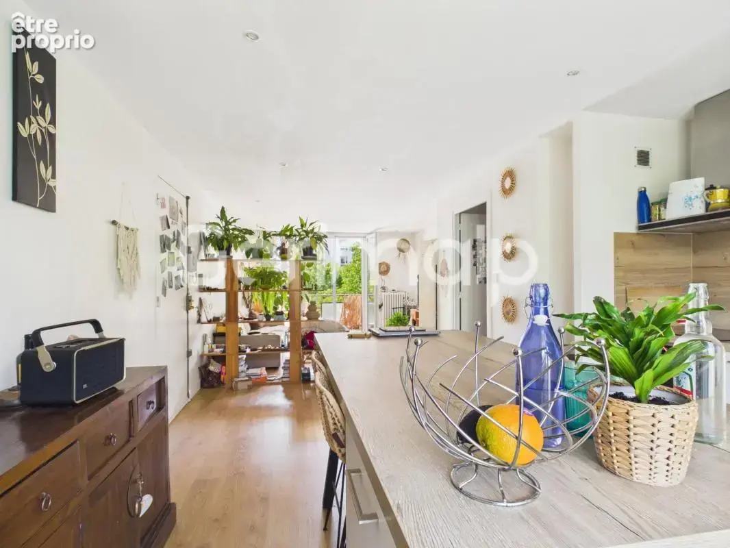 Vente - Appartement - 3 pièces + cuisine - 73 m² - 356 900 € - - photo 4
