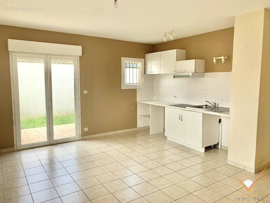Appartement à FROUZINS
