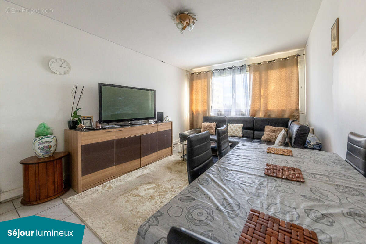 Appartement à RIS-ORANGIS