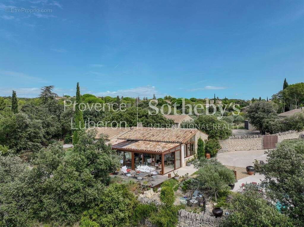 Maison à GORDES