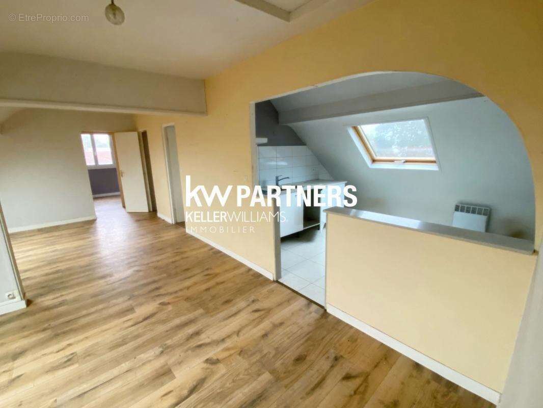 Appartement à COMBS-LA-VILLE