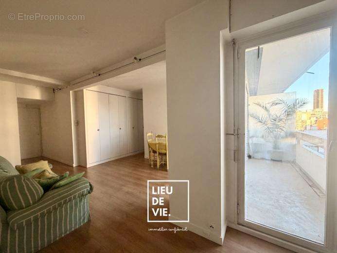 Appartement à PARIS-15E