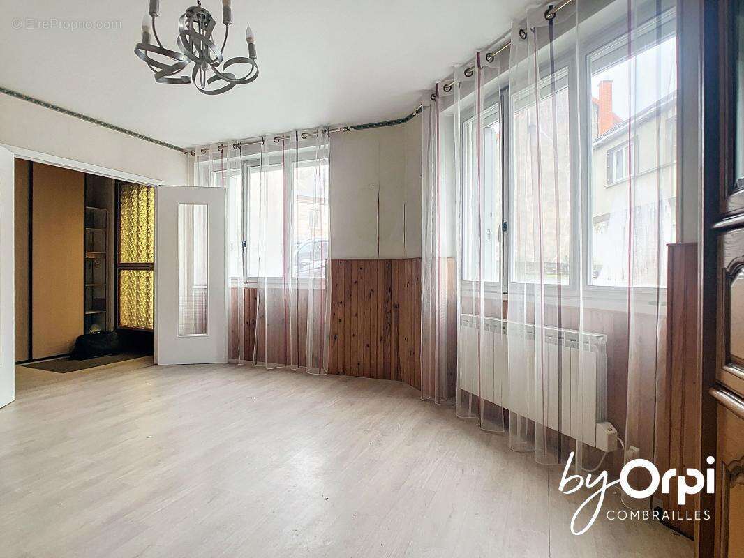 Maison à SAINT-GERVAIS-D&#039;AUVERGNE