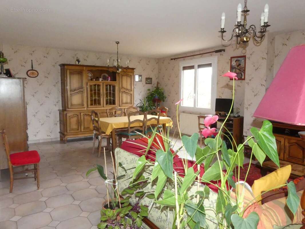 Maison à ETANG-SUR-ARROUX