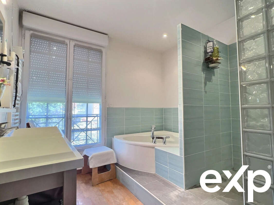 Maison à SAINT-MAUR-DES-FOSSES