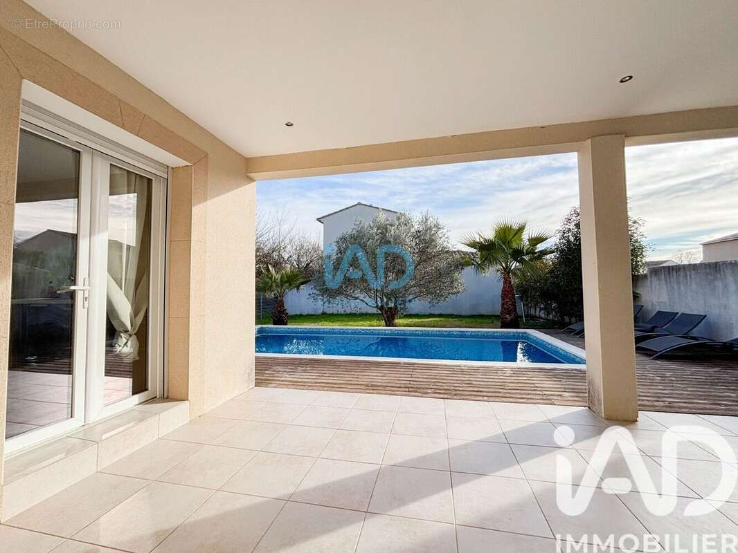 Photo 2 - Maison à SORGUES