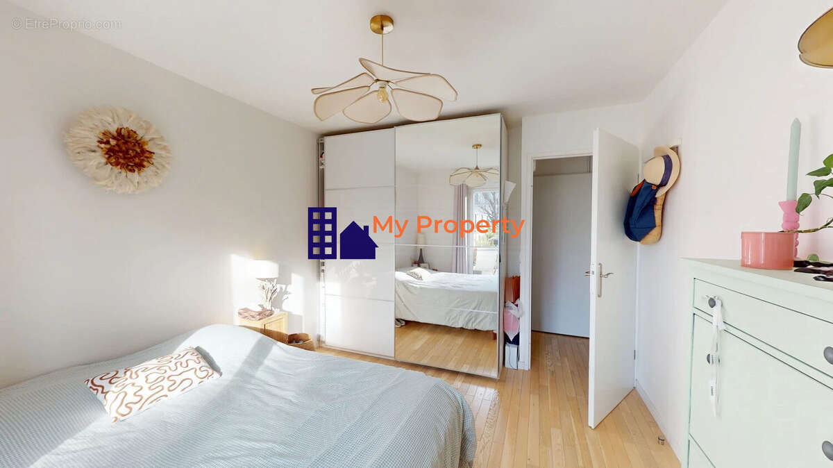 Appartement à LA GARENNE-COLOMBES