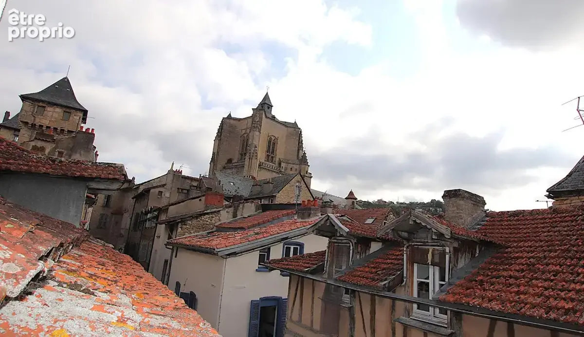 Immeuble de caractère du XVIII  très lumineux avec commerce à l'angle de deux rues - photo 17