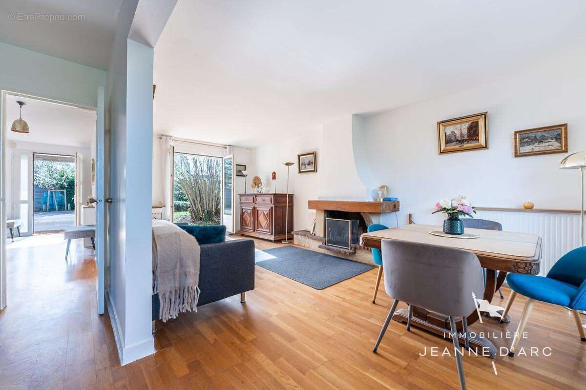 Maison à LES LOGES-EN-JOSAS