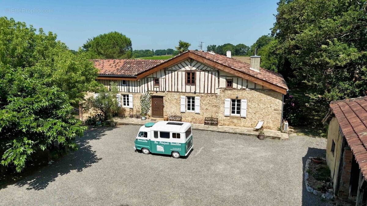 Maison à LE HOUGA