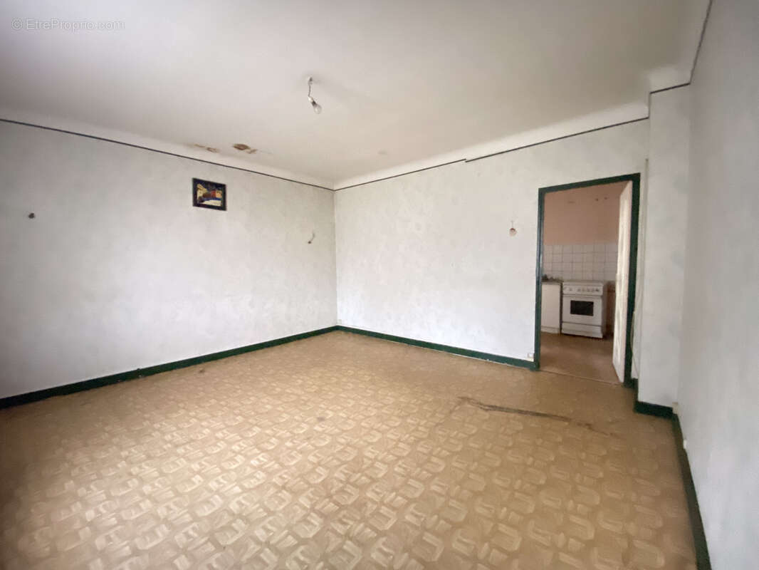 Appartement à LONGUE-JUMELLES