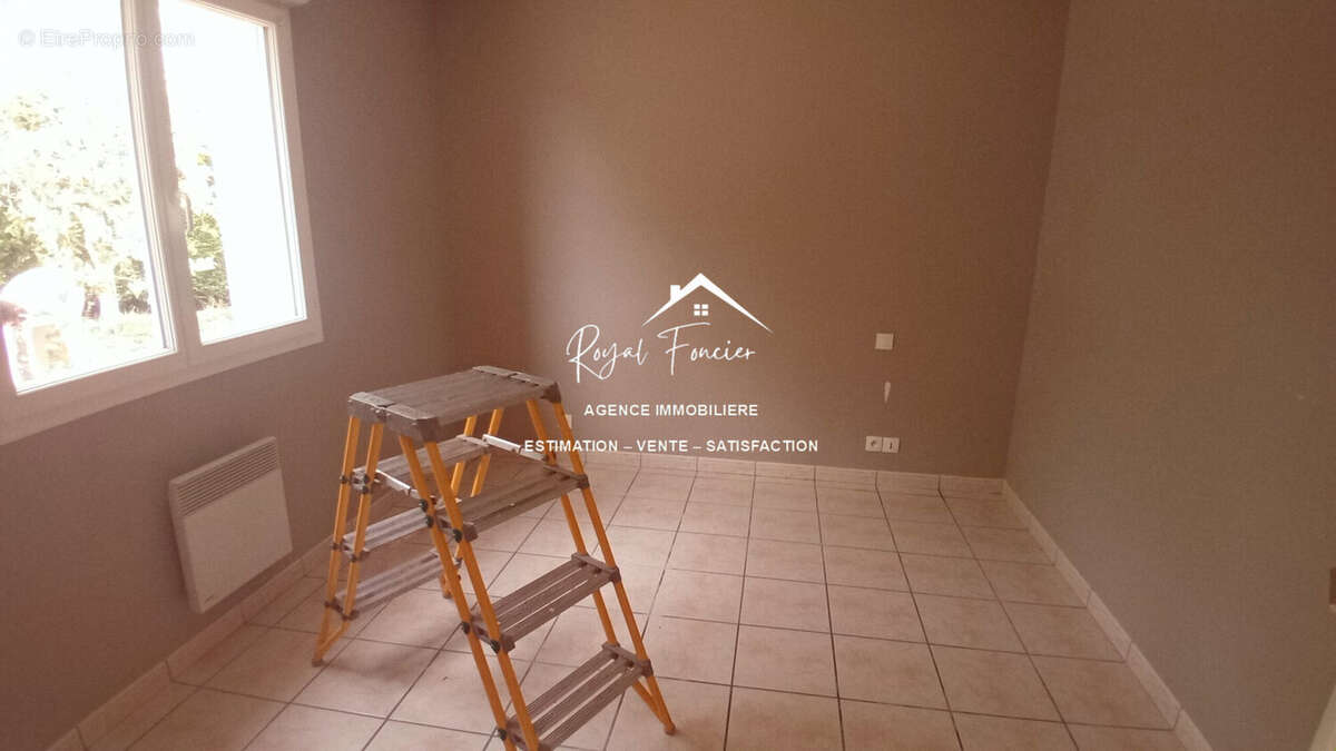 Chambre 1  - Maison à DRACHE