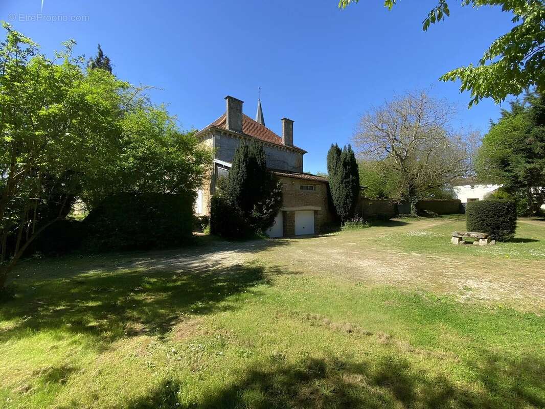 Maison à CEAUX-EN-COUHE