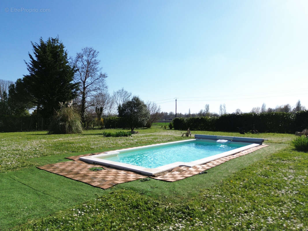 Maison à SAINT-CIERS-CHAMPAGNE