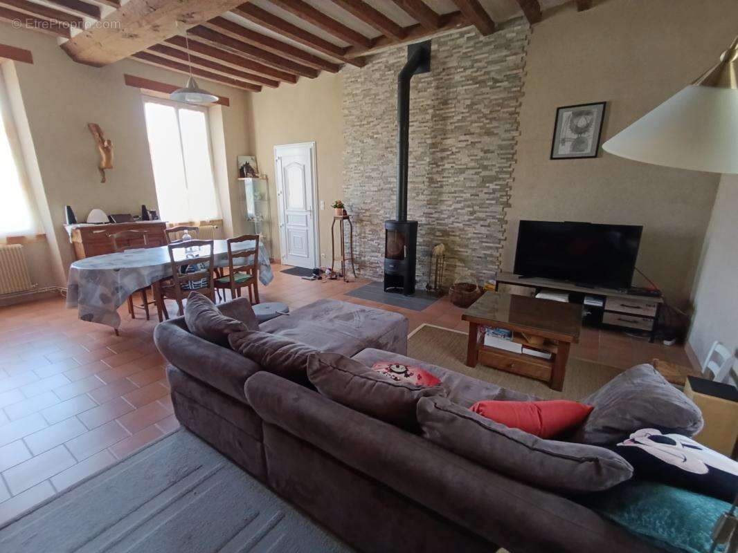 Maison à COULANS-SUR-GEE