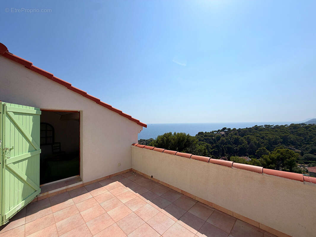 Maison Carqueiranne 6 pièce(s) 155.47 m2 - CARQUEIRANNE Vue Mer Panoramique - photo 2