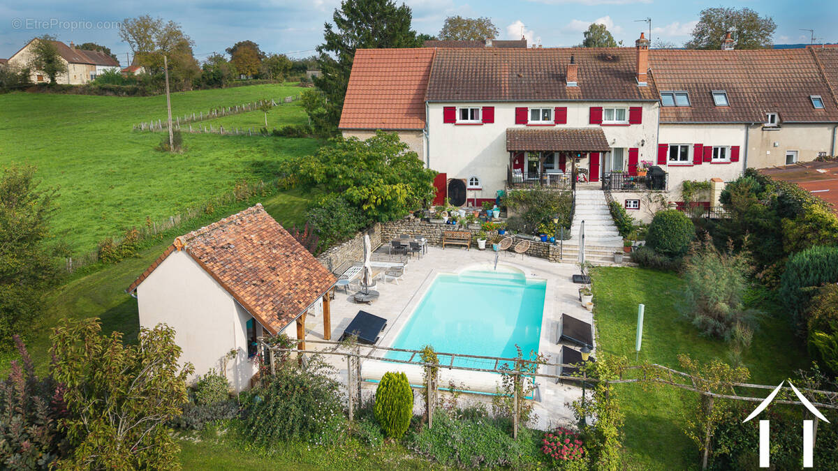 Maison à COUCHES