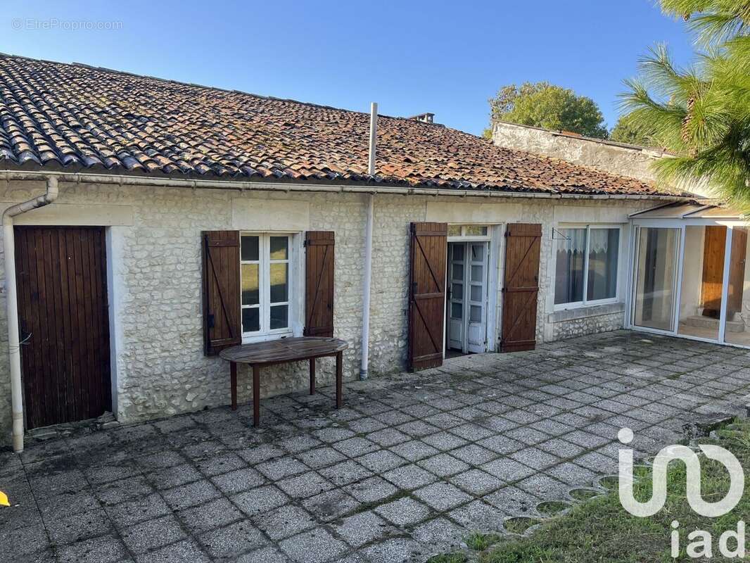 Maison 125 m² à Guimps  - photo 4