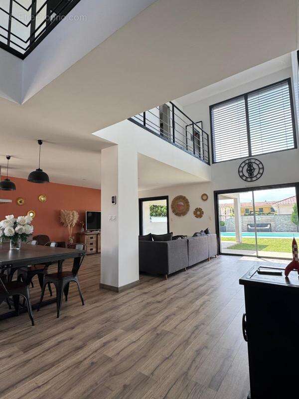 Maison 158 m² à Anthon  - photo 6