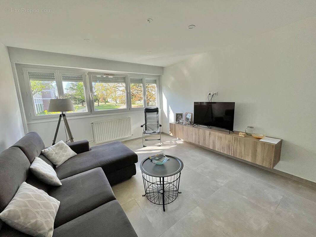 Appartement à DECINES-CHARPIEU