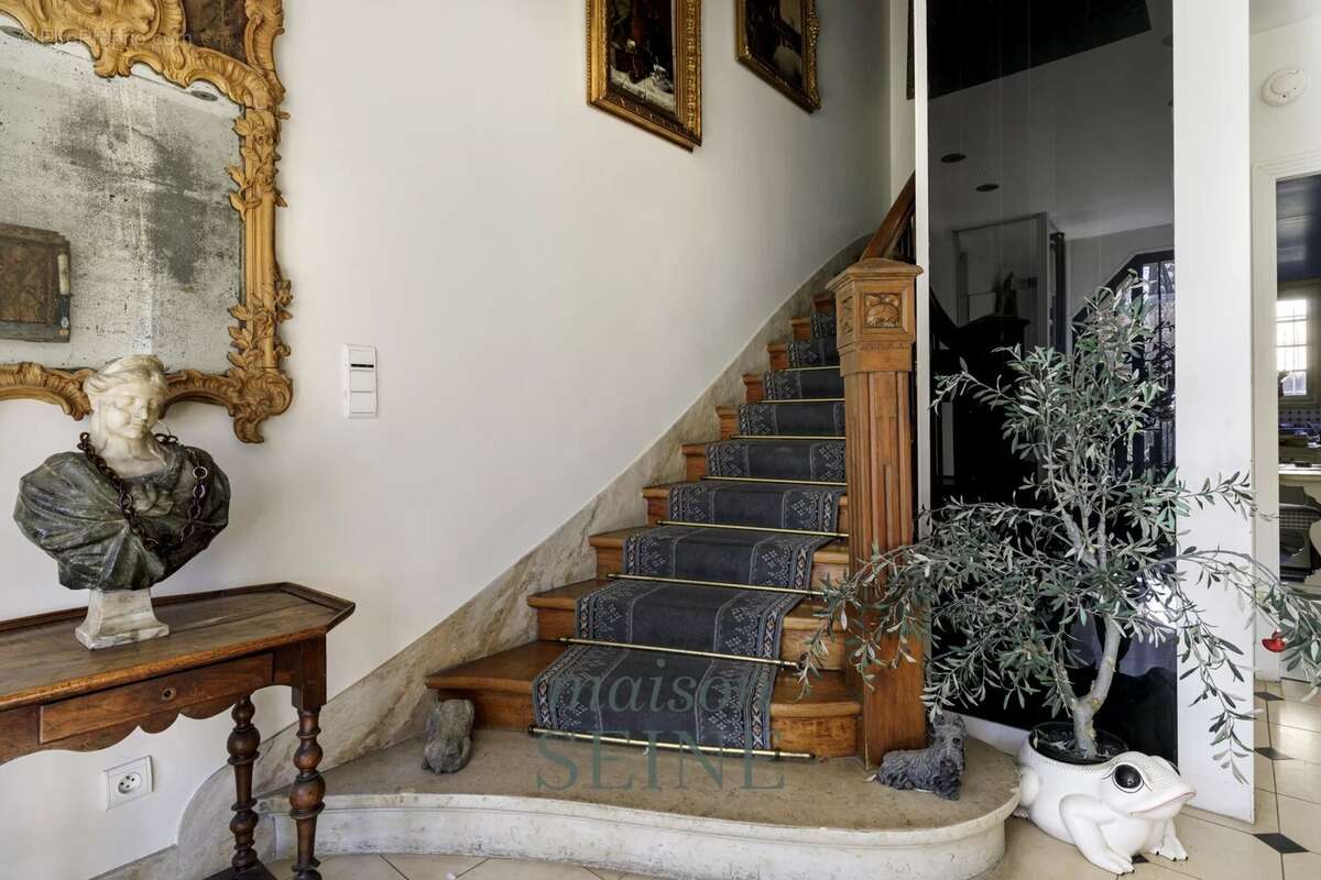 Maison à NEUILLY-SUR-SEINE