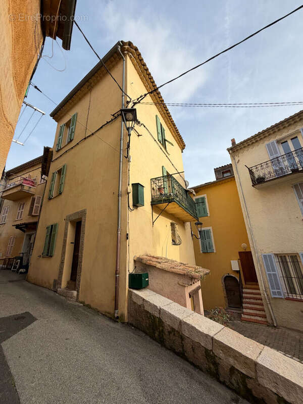 Maison à GATTIERES