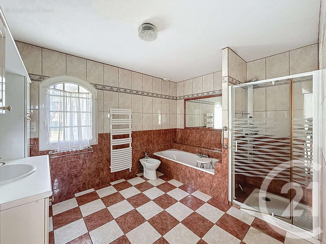 Maison 205 m² à Lannion  - photo 8