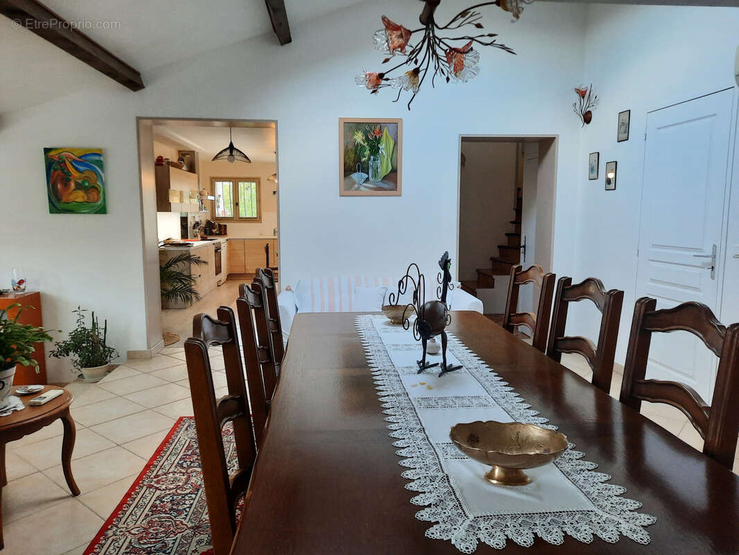 Maison à VAILHAUQUES