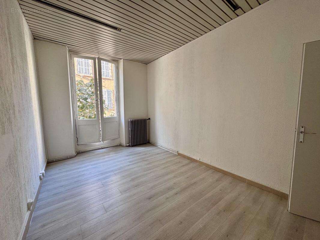 Appartement à MARSEILLE-6E