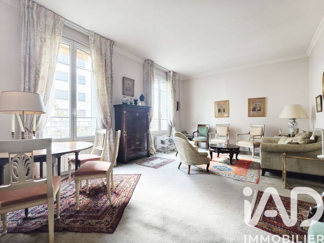Photo 1 - Appartement à SURESNES