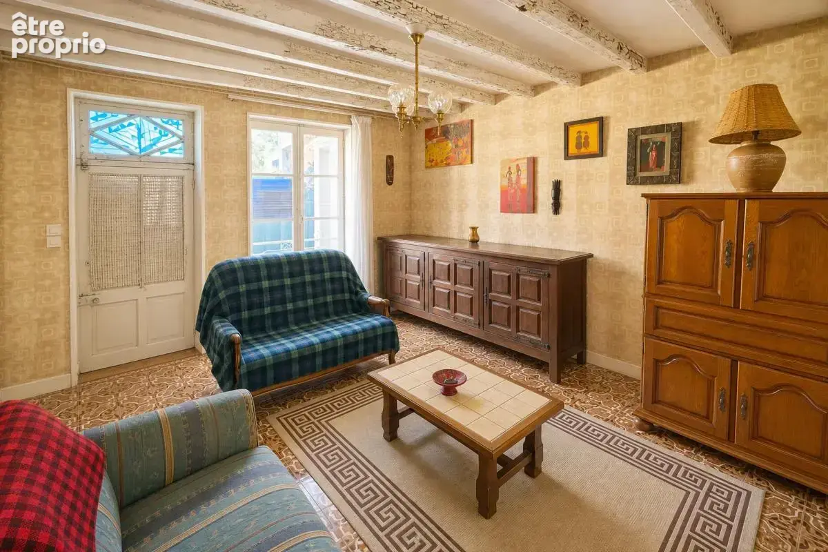 Maison à AZAY-LE-FERRON