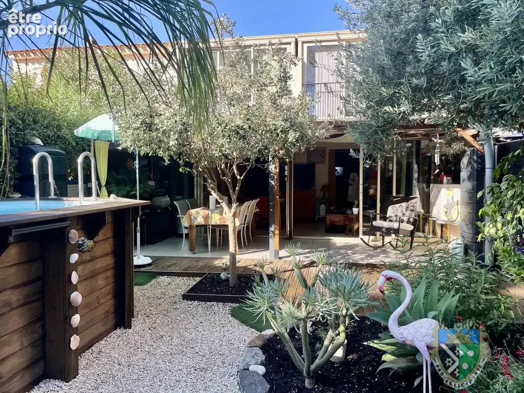 Appartement en rez de jardin avec jardinet piscine a 900 m du port et des plages - photo 10