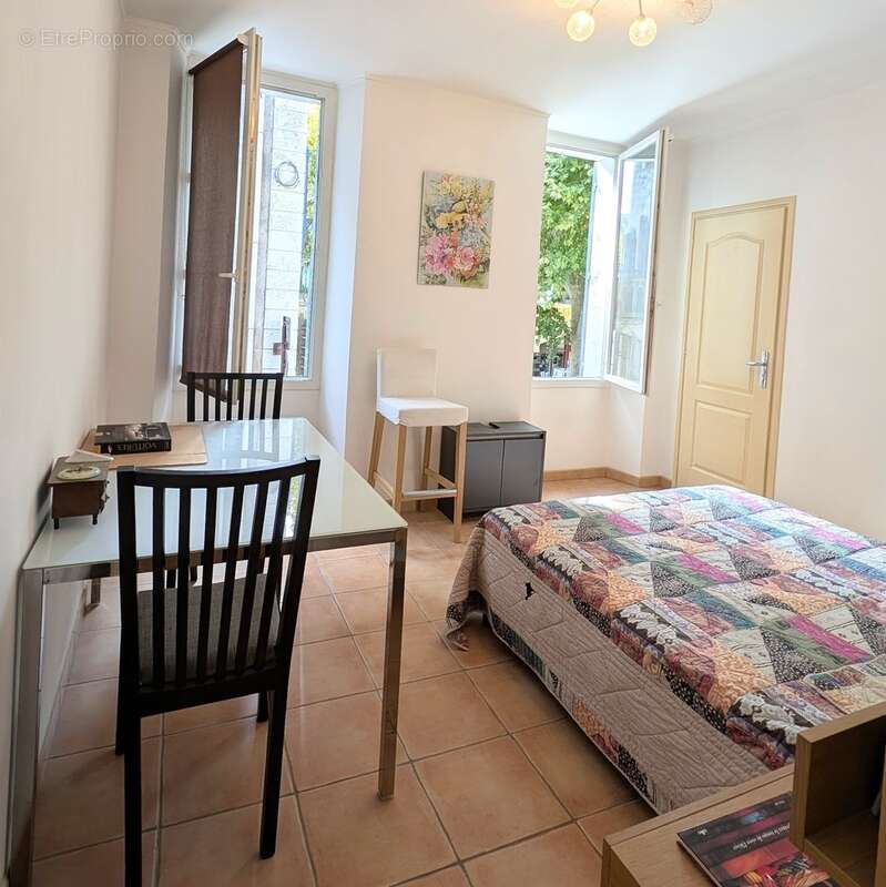 Appartement à COLLOBRIERES