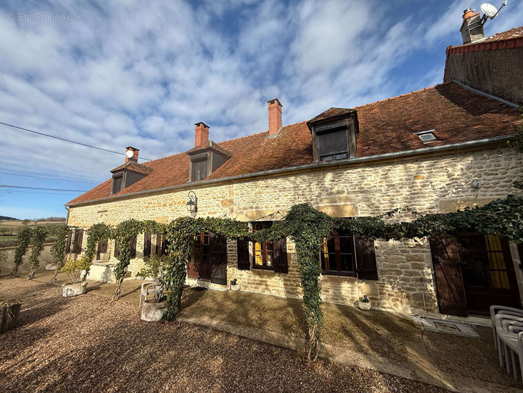 Maison à SAINT-SULPICE