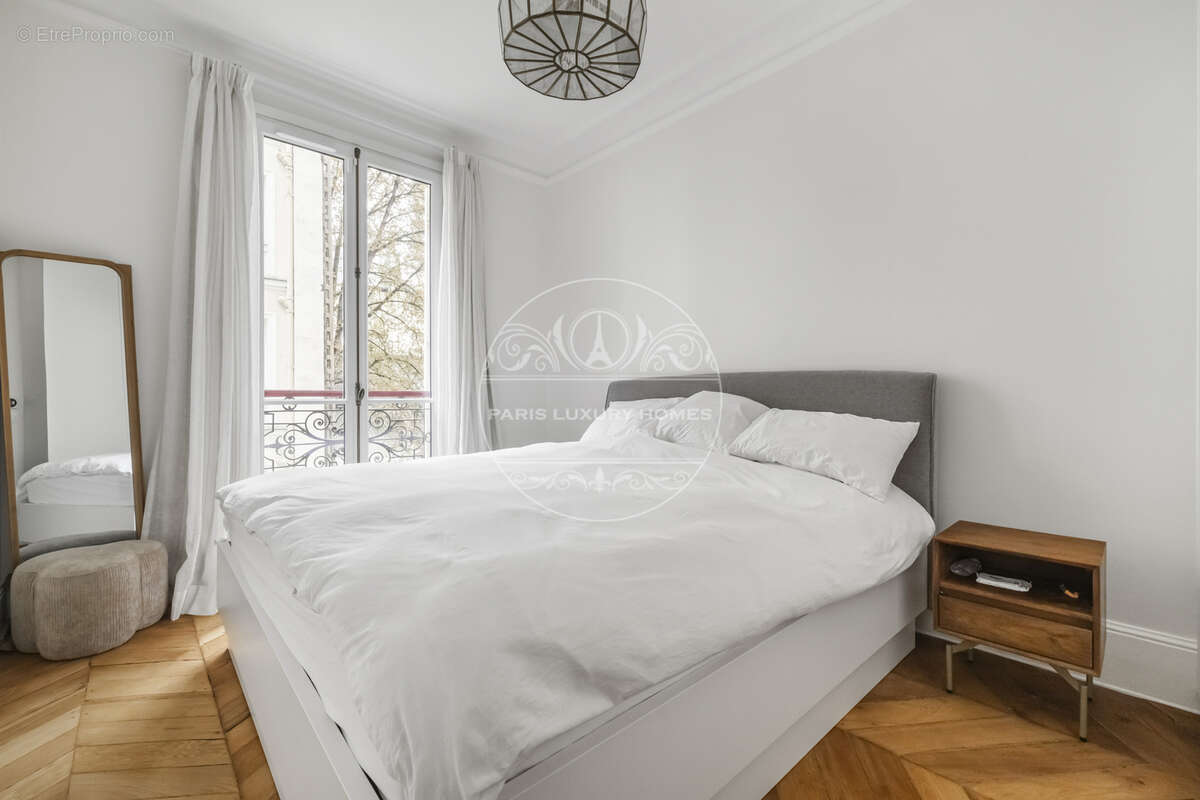 Appartement à PARIS-7E
