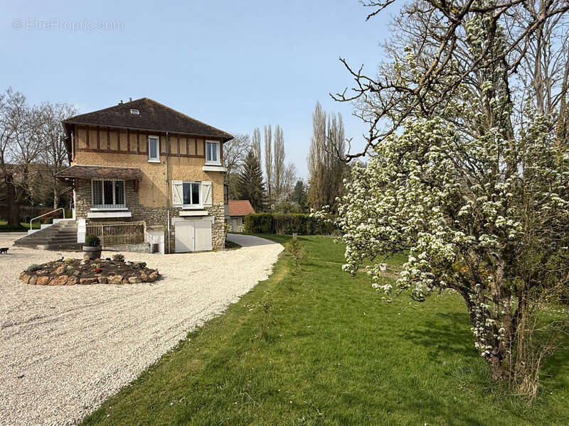 Maison à GRISY-LES-PLATRES