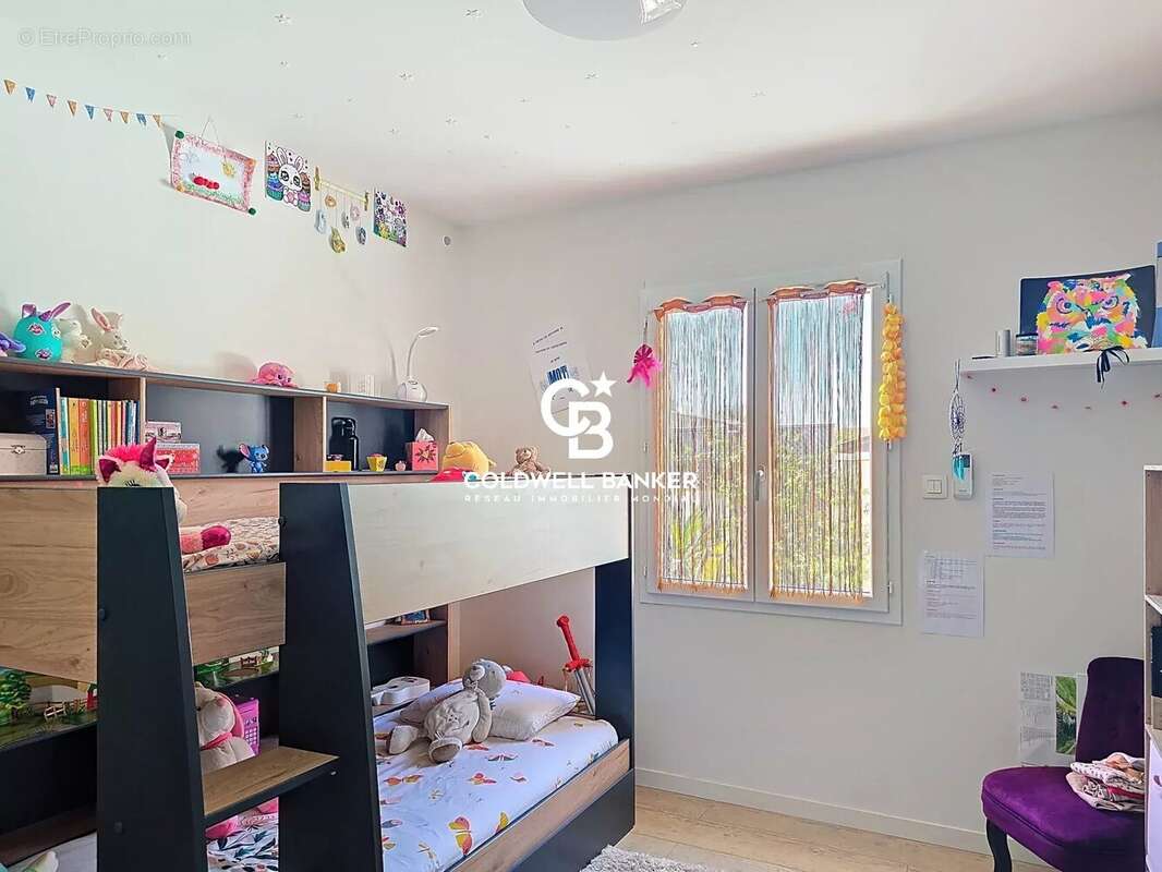 Maison à CHAMPAGNE-LES-MARAIS