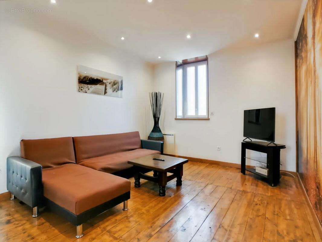 Appartement à SAINT-YRIEIX-LA-PERCHE