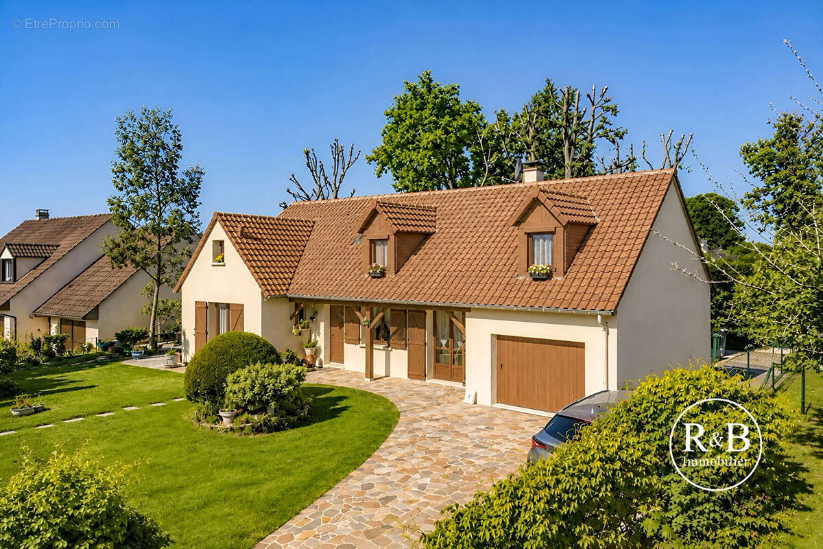 Maison à VILLIERS-SAINT-FREDERIC
