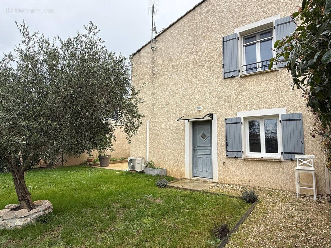 Maison à CHATEAURENARD