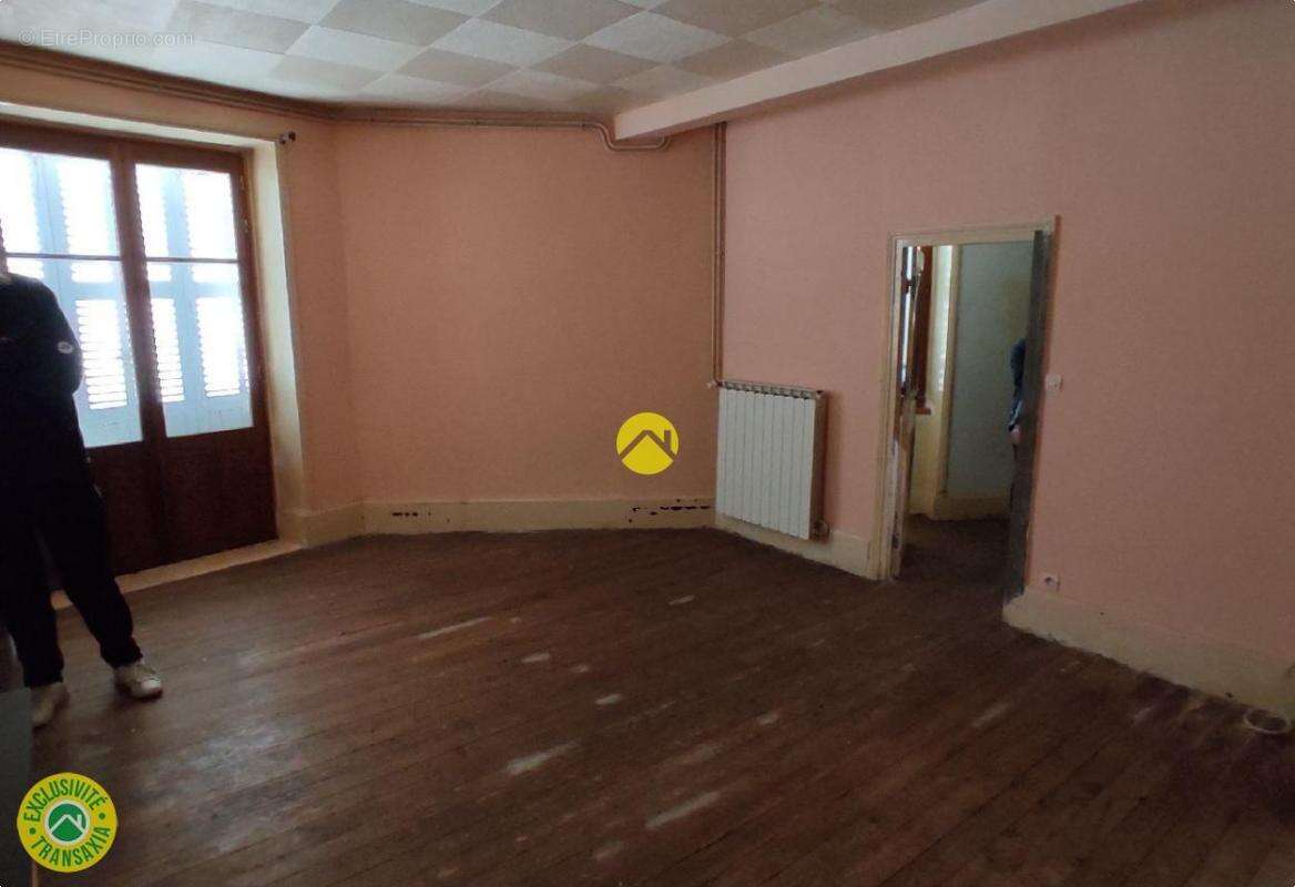 Appartement à BOURBON-L&#039;ARCHAMBAULT