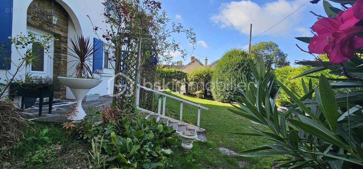 Maison à FLEURY-SUR-ORNE