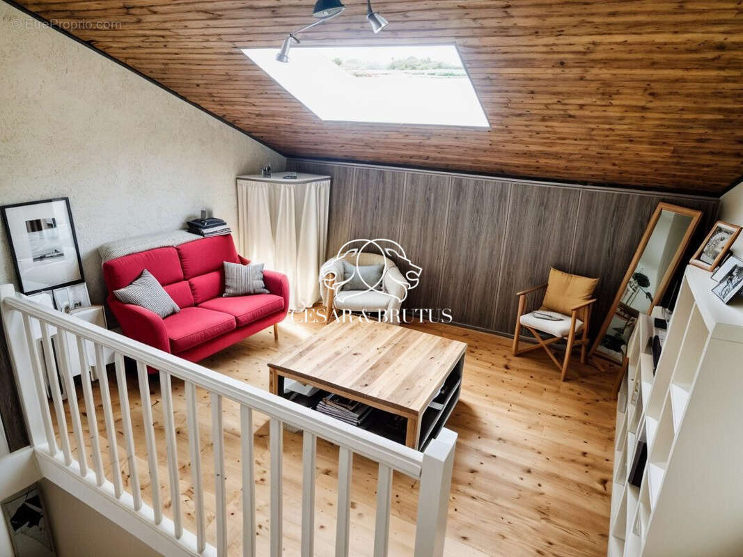 Maison à FLEURIEU-SUR-SAONE