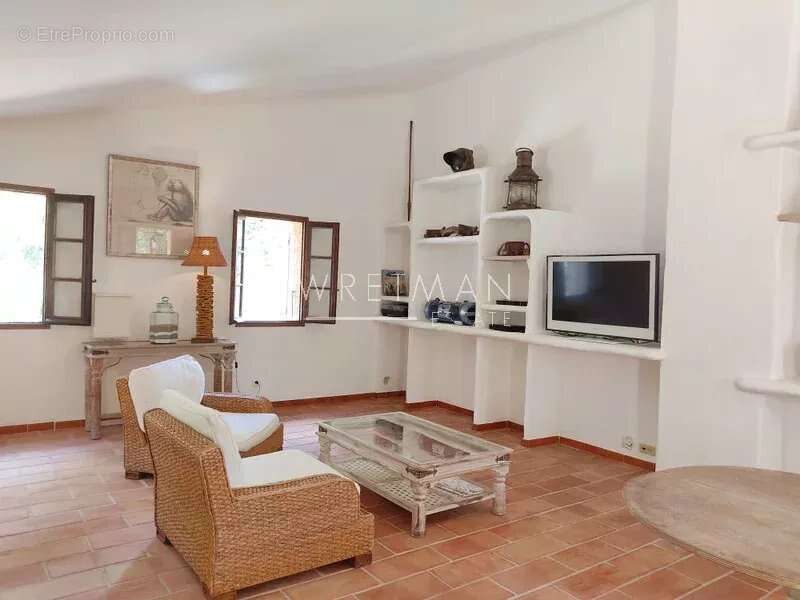 Maison à LA GARDE-FREINET